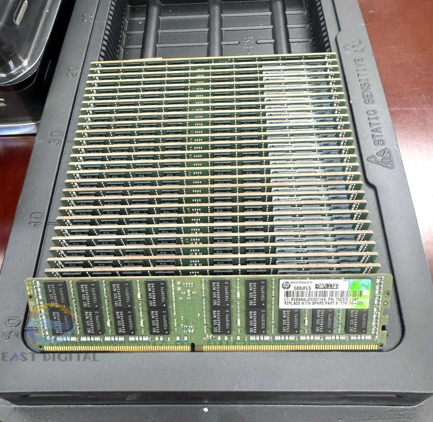 M386A4G40DM0-CPB Samsung 32GB 4DRx4 PC4-2133P HPE 752372-081 ECC Server Memory