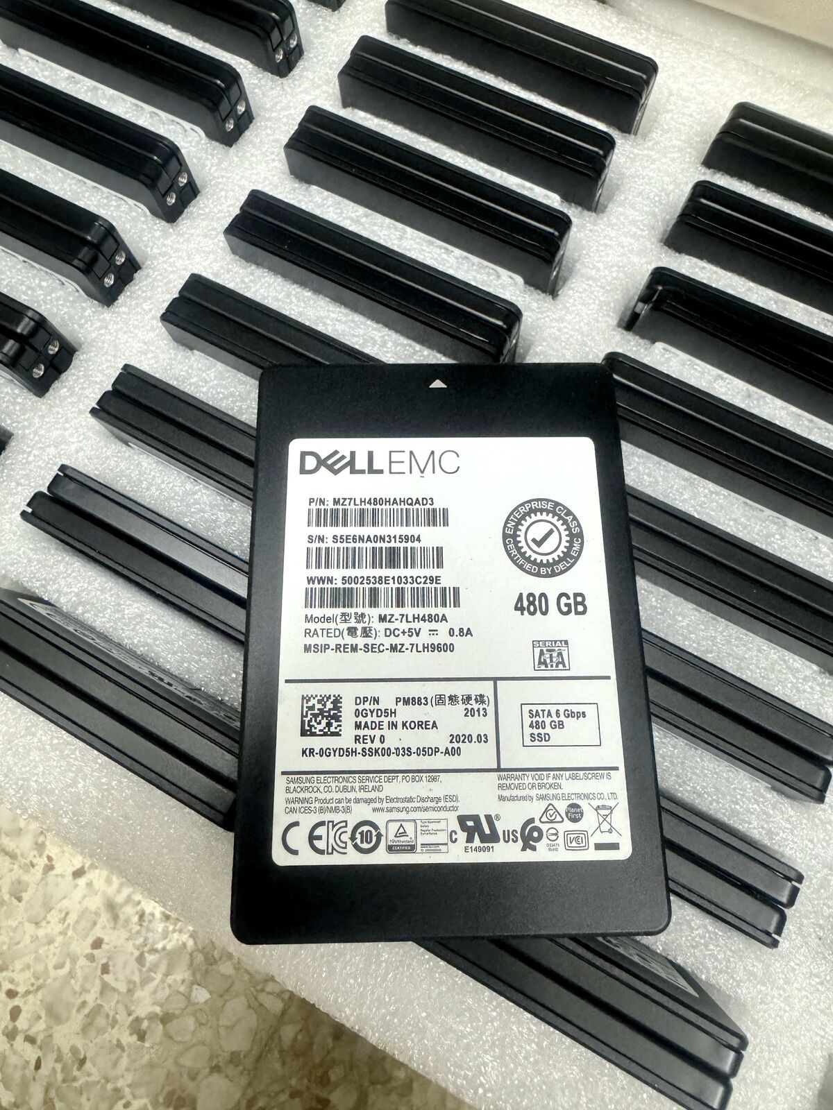 0GYD5H Dell MZ-7LH480A PM883 480GB SATA 6.0Gbps Read Intensive Solid State Drive