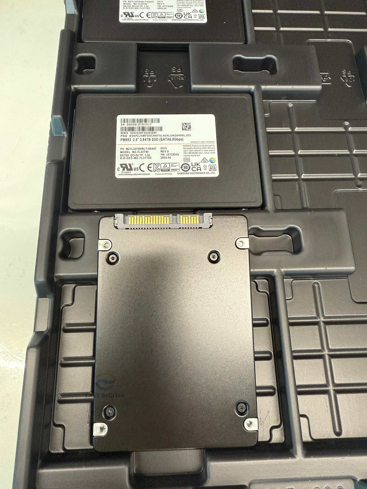 Samsung MZ-7L33T80 PM893 3.84TB TLC 2.5" 7mm SATA 6Gb/s MZ7L33T8HBLT-00A07 SSD New
