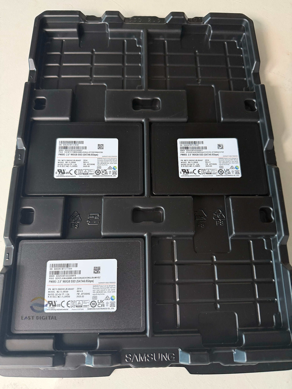 Samsung MZ-7L39600 PM893 960GB 2.5" 7mm SATA 6Gb/s MZ7L3960HCJR-00A07 SSD New