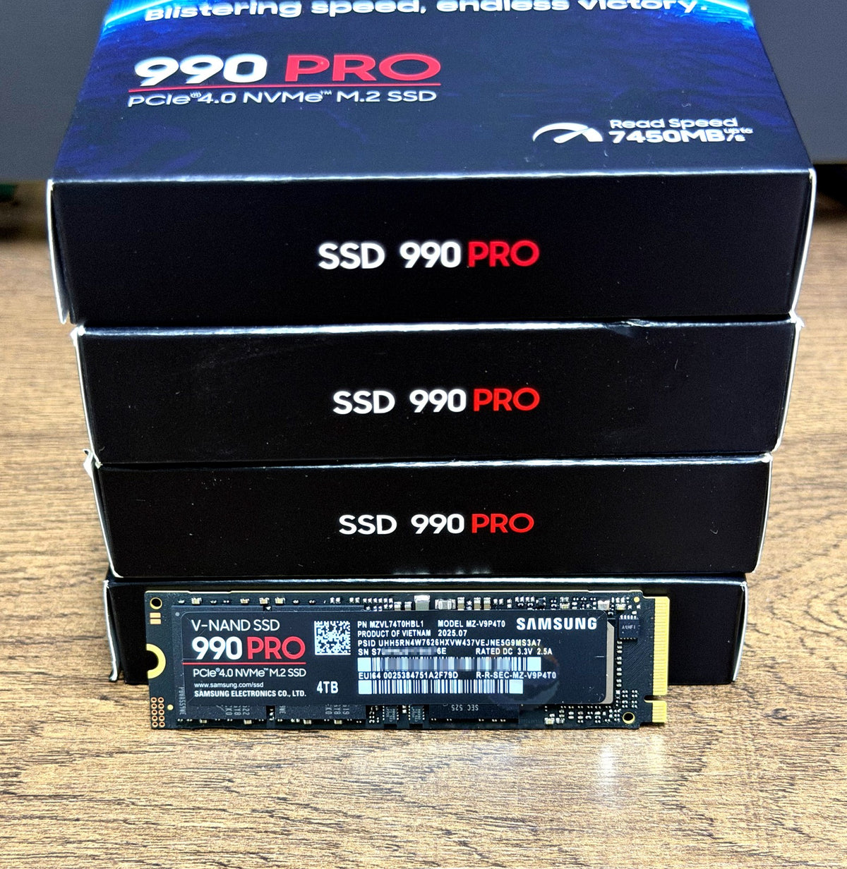Samsung 990 PRO MZ-V9P4T0 4TB PCIe 4.0 x4 NVMe M.2 2280 Solid State Drive New