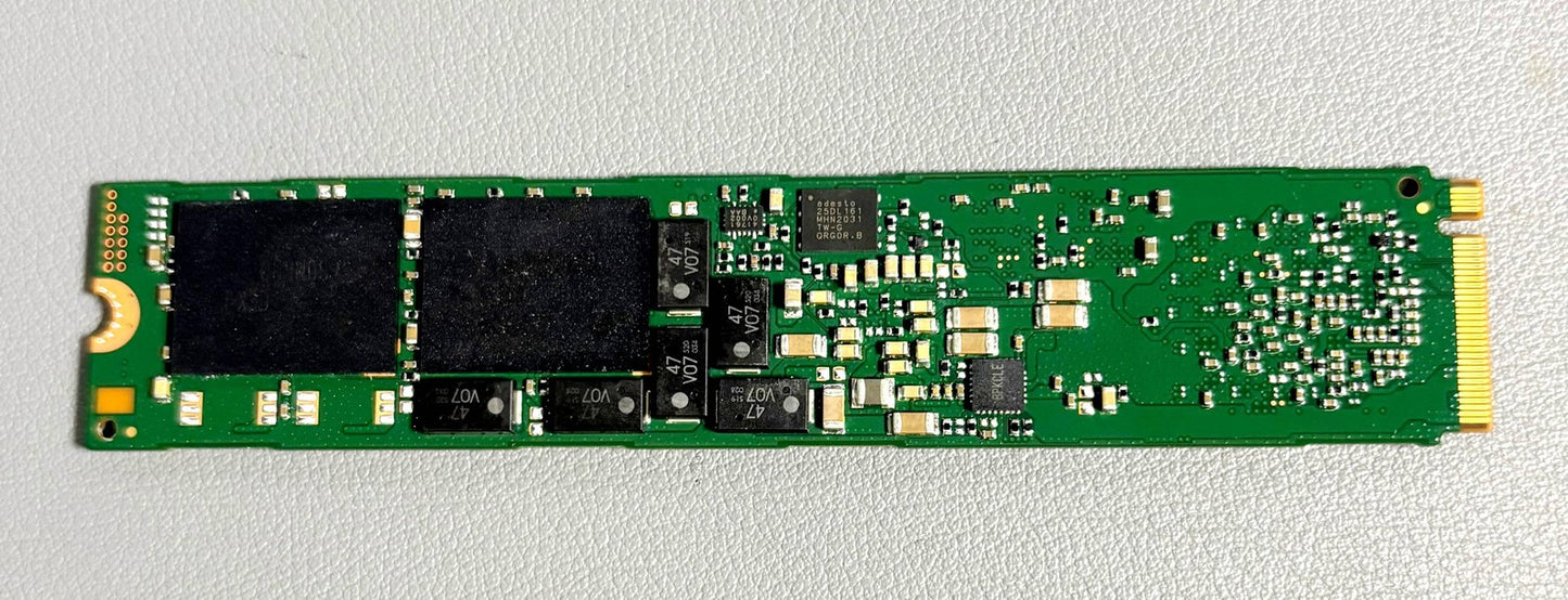 Samsung MZ-1LB9600 PM983 960GB 2.5" M.2 PCIe3 NVMe MZ1LB960HAJQ-000G5 SSD