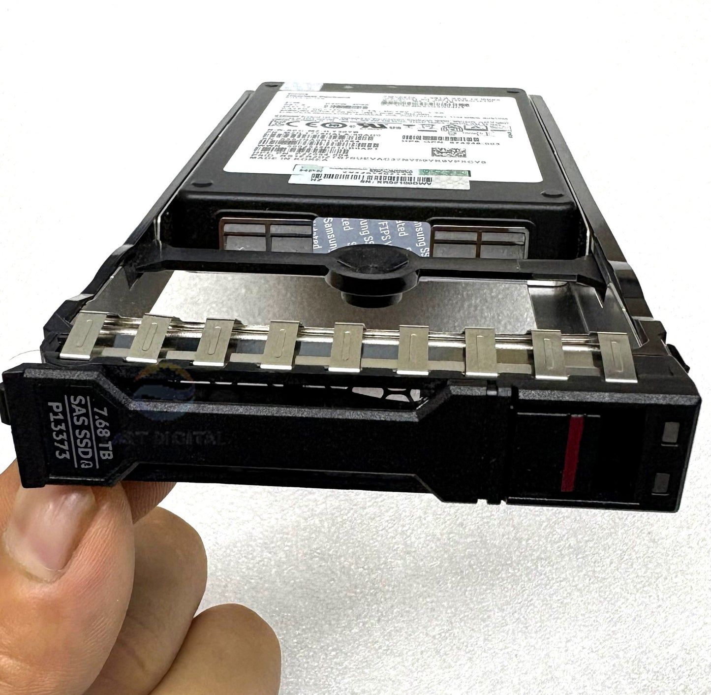 HPE Primera 600 PM1643a 7.68TB 2.5" MZILT7T6HALA-00AH9 SAS 12Gbps SSD P27054-004