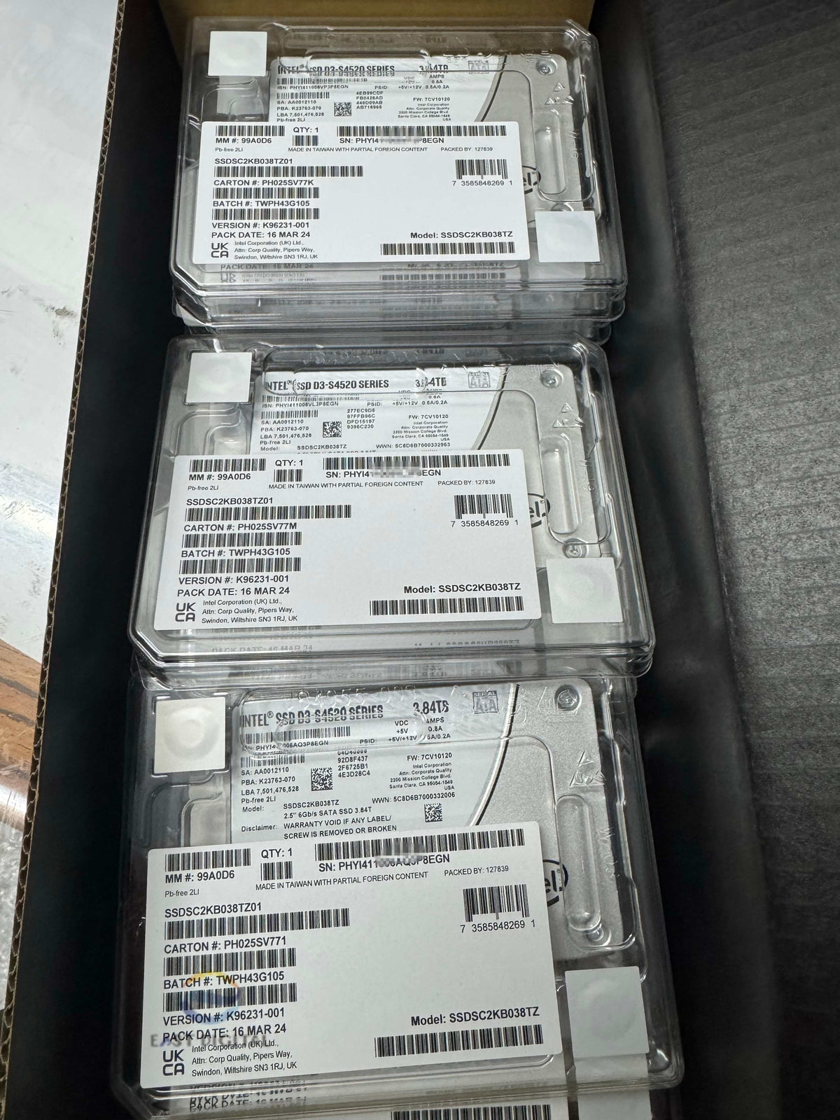 Intel SSD S4520 SSDSC2KB038TZ01 3.84TB 2.5" SATA3 6Gb/s Solid State Drive New