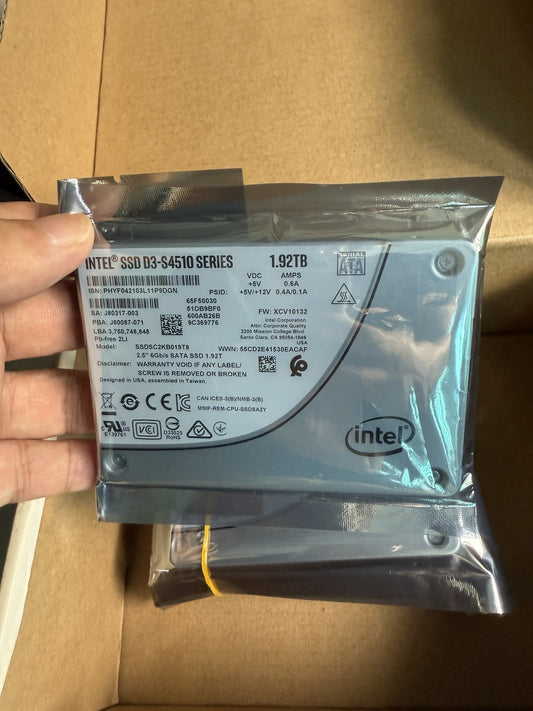 Intel SSDSC2KB019T801 D3-S4510 Series 1.92TB 2.5 6Gb/s SATA SSD 3D2 TLC 7mm