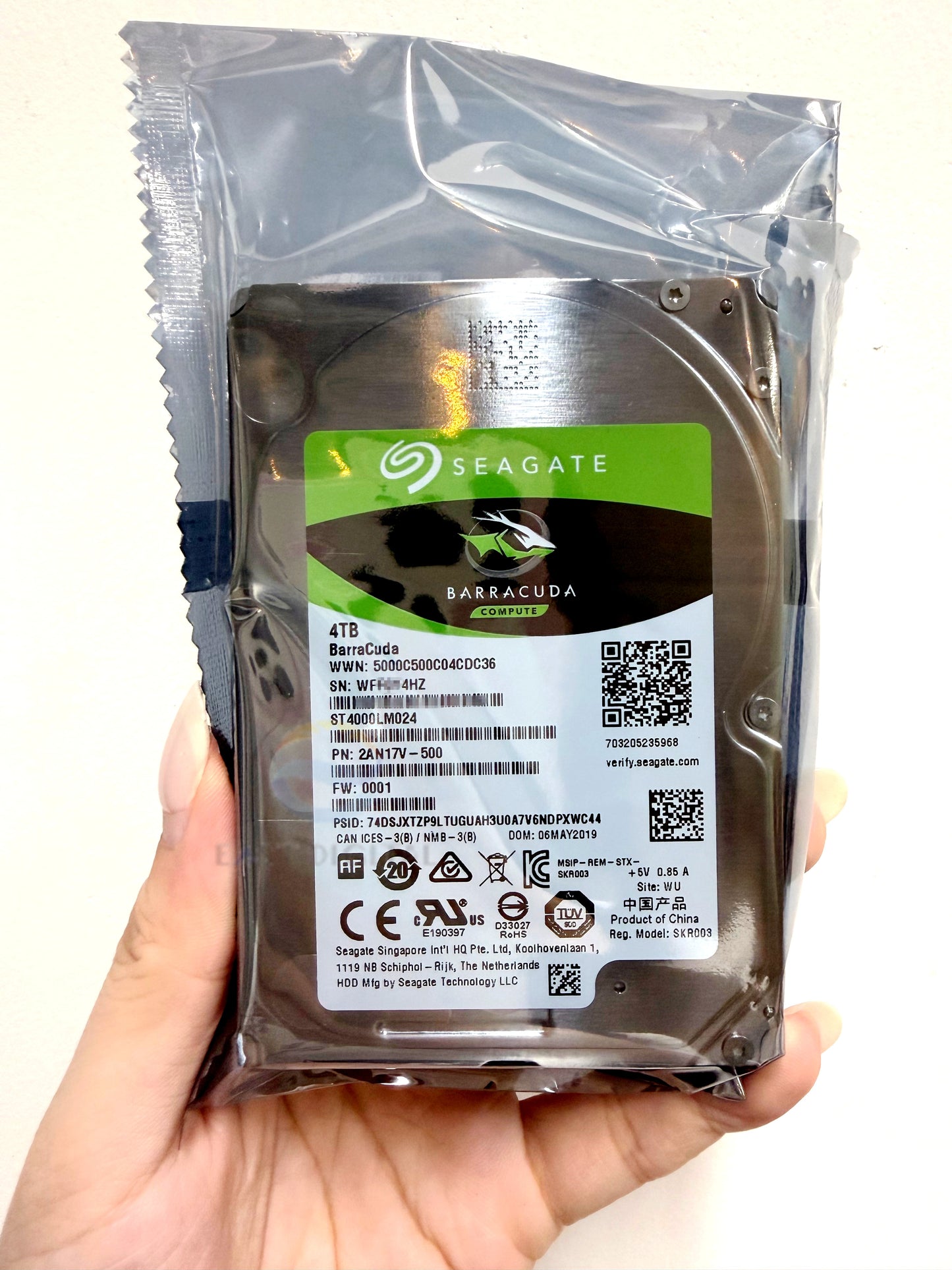 ST4000LM024 Barracuda Seagate 4TB 2.5" 128MB SATA Hard Drive 100% Generic FW NEW