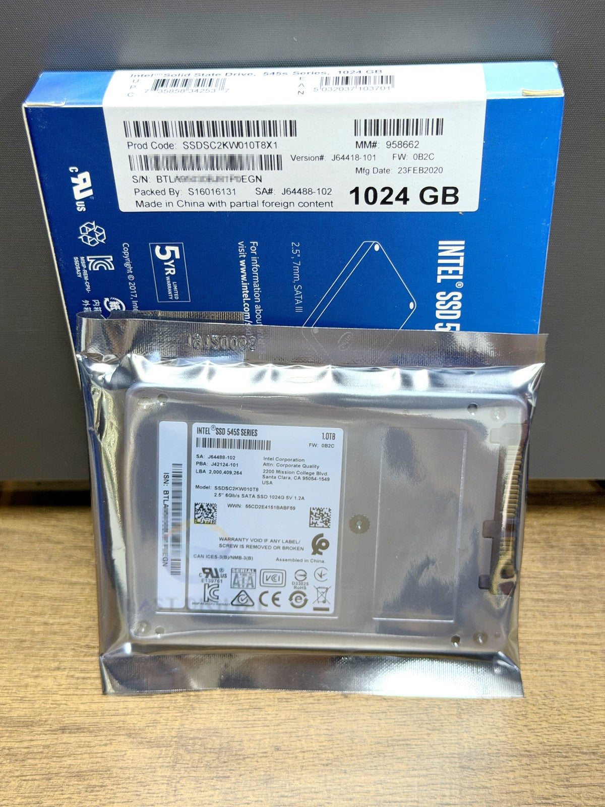 Intel SSD 545S Series 1TB SSDSC2KW010T8X1 6Gb/s 2.5" NAND 3D2 TLC 7mm SATA New