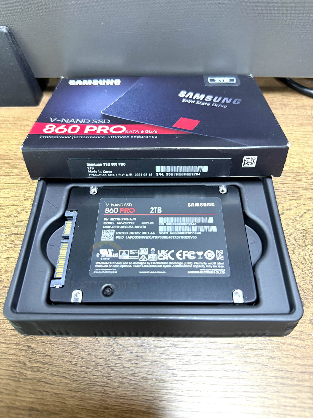 MZ-76P2T0 Samsung 860 PRO 2TB 2.5'' SATA 6Gbs MZ7KH2T0HAJR Solid State Drive New