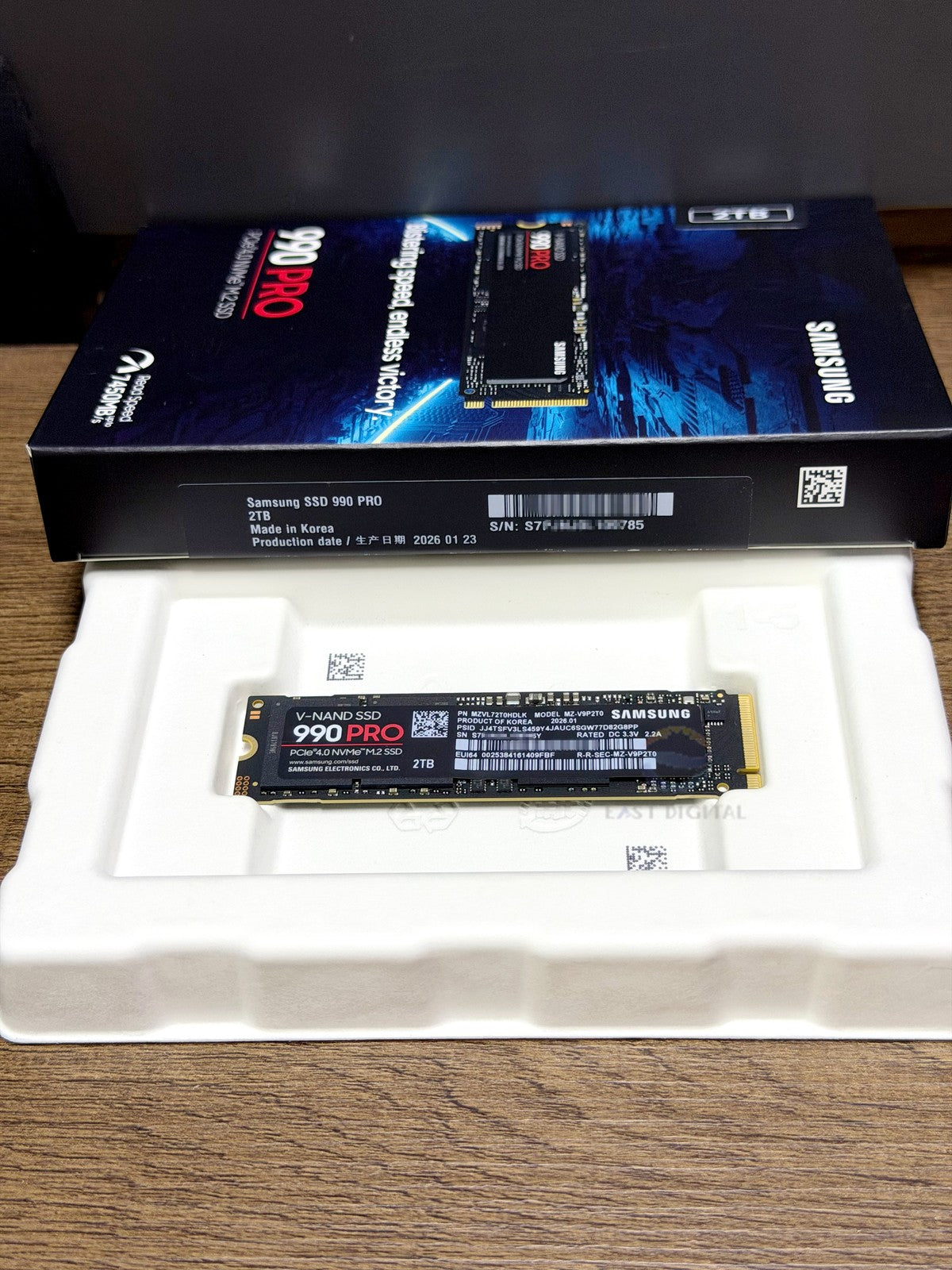 Samsung 990 PRO MZ-V9P2T0 2TB PCIe 4.0 x4 NVMe M.2 2280 Solid State Drive New