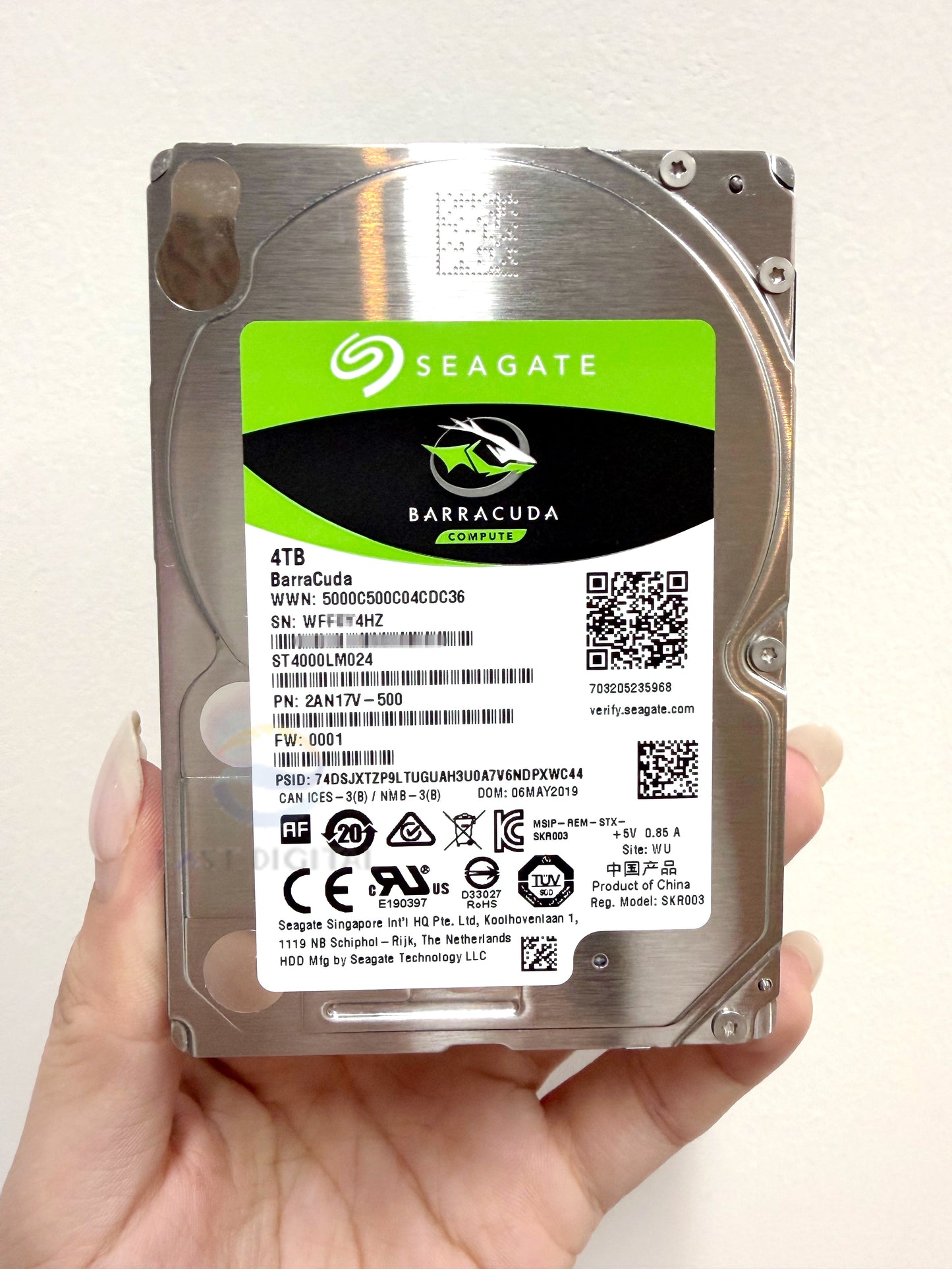 ST4000LM024 Barracuda Seagate 4TB 2.5" 128MB SATA Hard Drive 100% Generic FW NEW